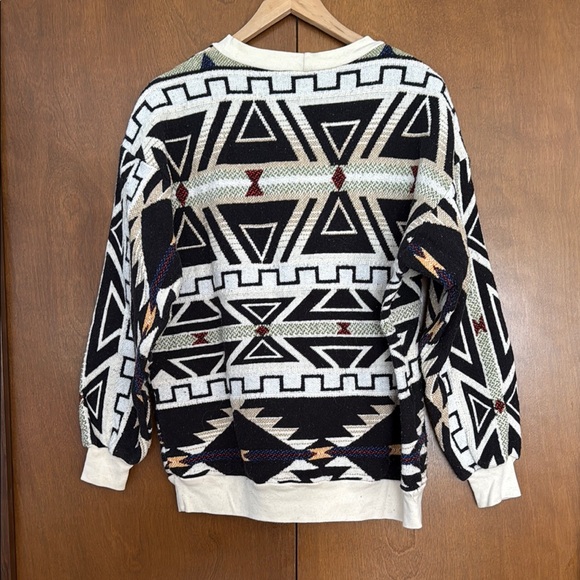 Geometric Patterned Sweater - Picture 4 of 4